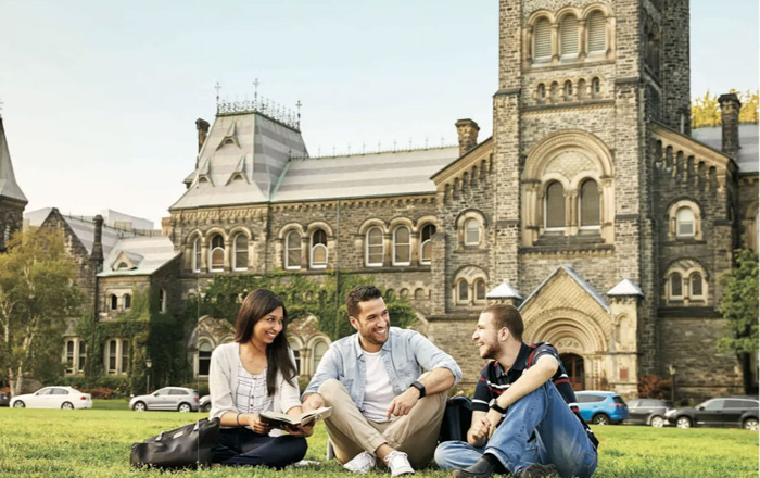 トロント大学 University Of Toronto カナダ留学ならピュアカナダ